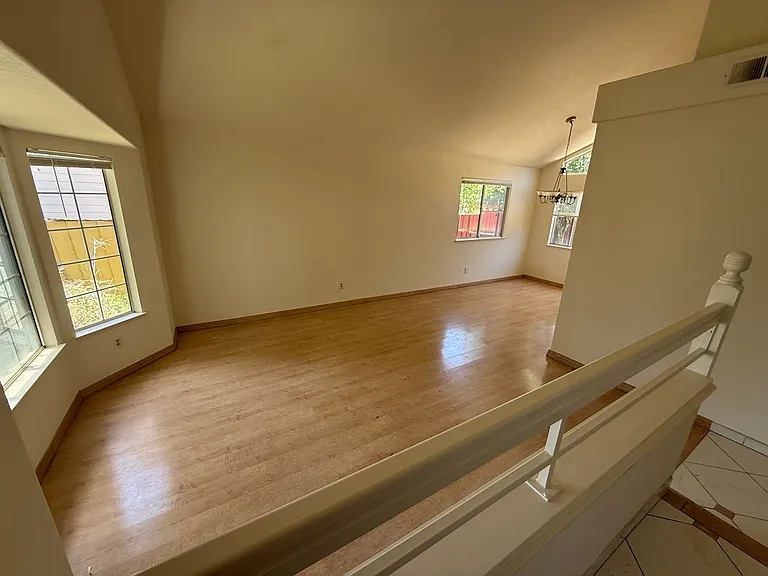 581 Hellyer Ave — Photo 12