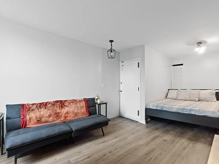 130 Adams St #2 — Photo 1