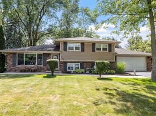 446 Cottonwood Rd, Frankfort, IL 60423