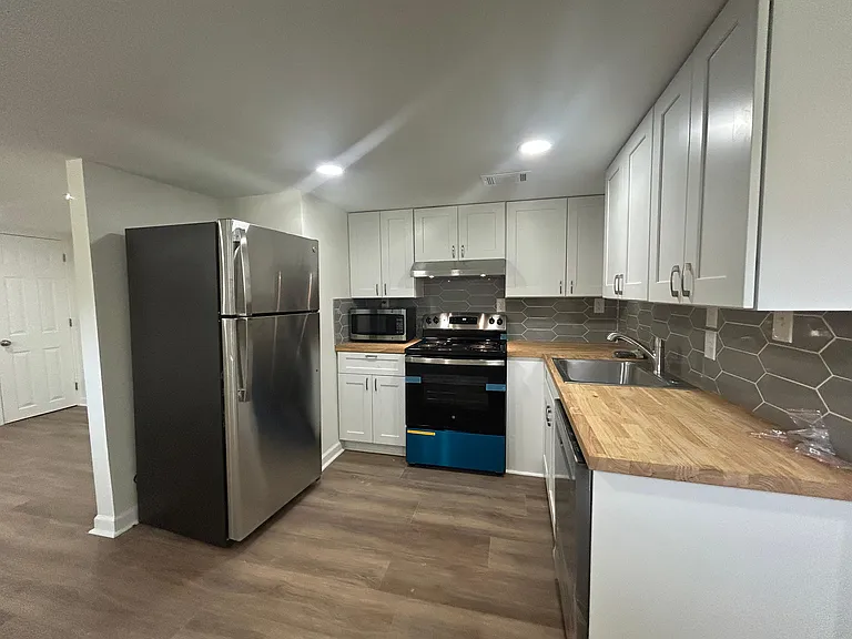 406 Elm St NW #2 — Photo 8