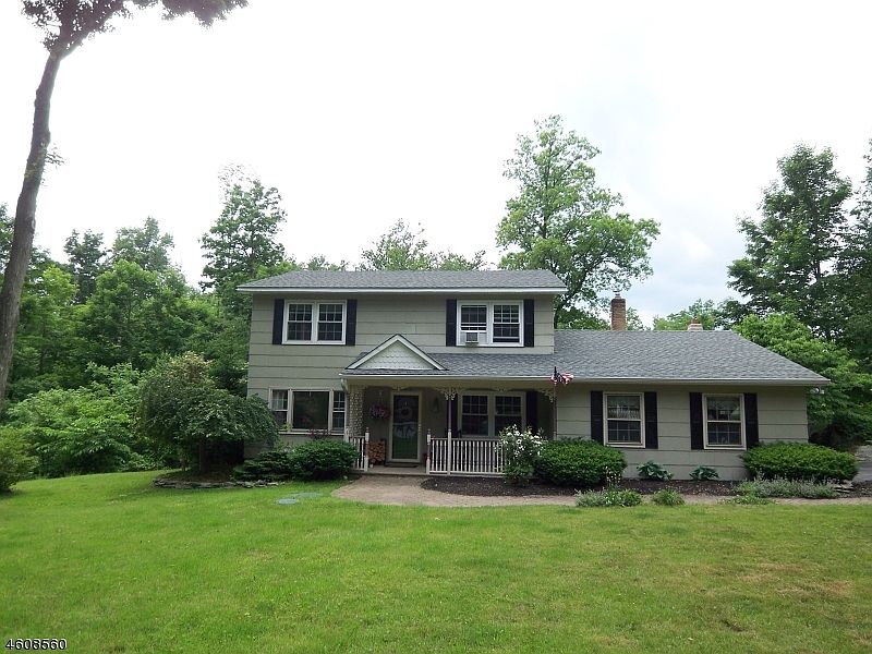 1st image of 11 Silver Fox Ln