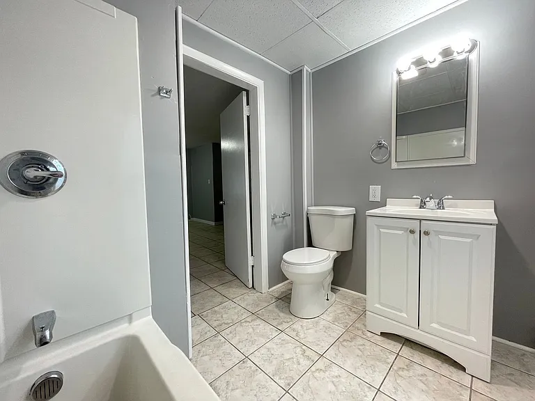 266 Douglas St #1 — Photo 29