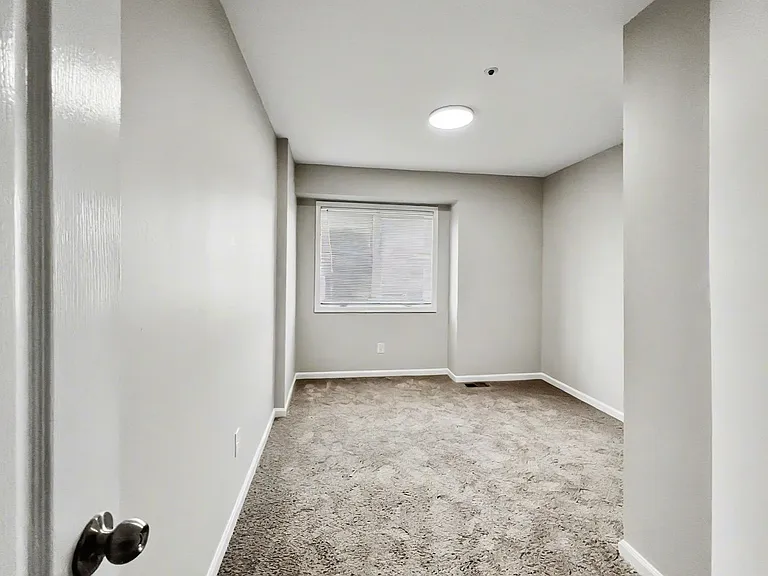 514-536 Crooked Ln — Photo 36