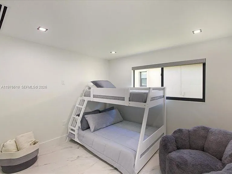 103 Tropicana Dr — Photo 25