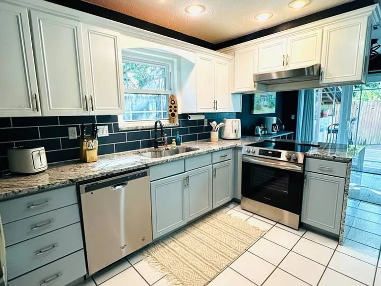 101 Long Pointe Dr — Photo 23