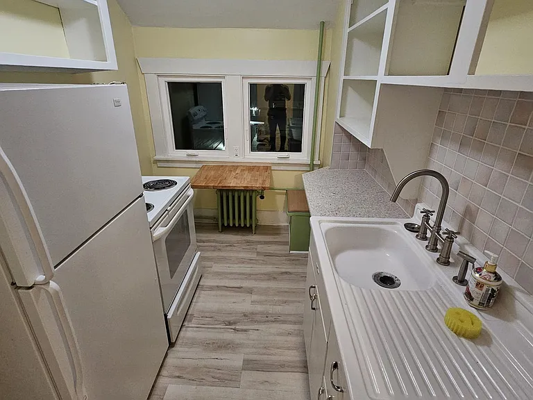 1115 N Forest St #5 — Photo 5