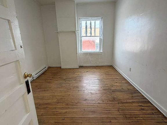 5th image of 311 1/2 King St W #7