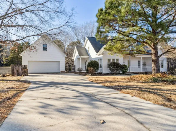 403 Teresa Dr, Rolesville, NC 27571