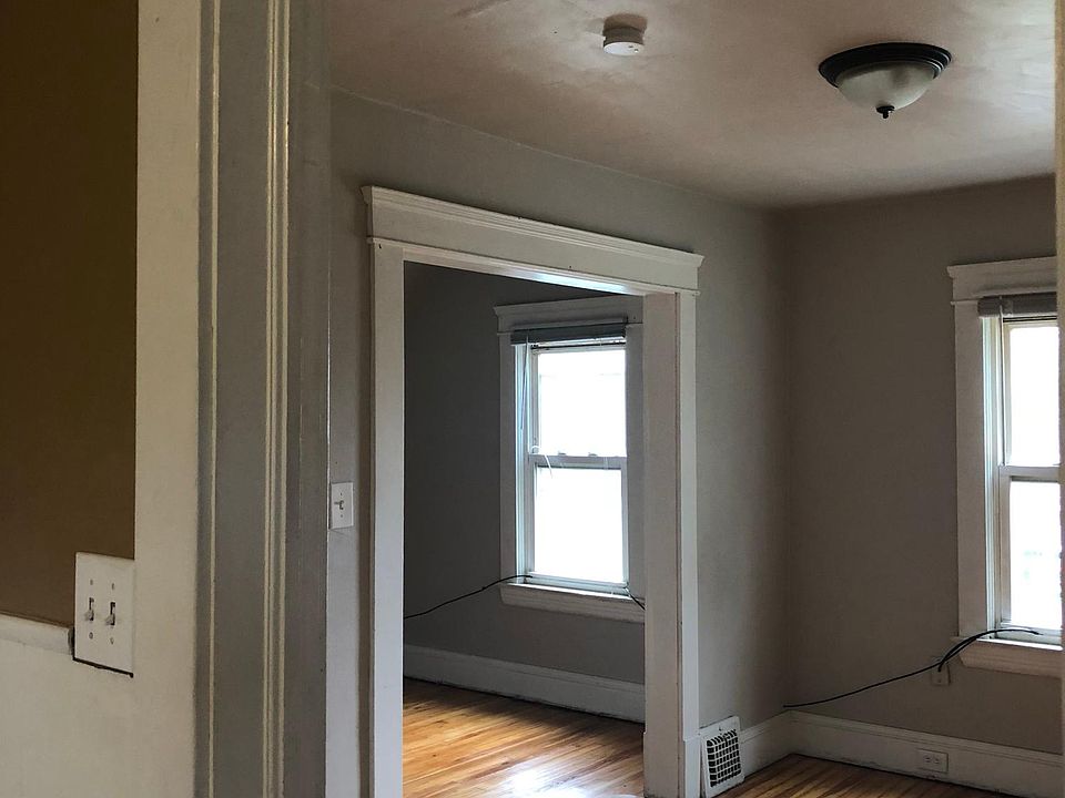 2nd image of 3956 E 53rd St