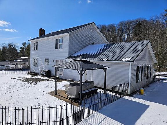 3rd image of 2390 Scranton Hollow Rd