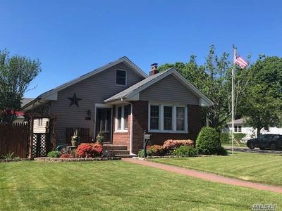 661 Saint Lukes Pl, Baldwin, NY, 11510