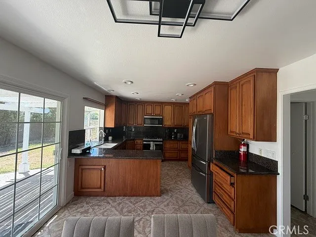 4 bed, 1690 sqft, $6,500 — Photo 3