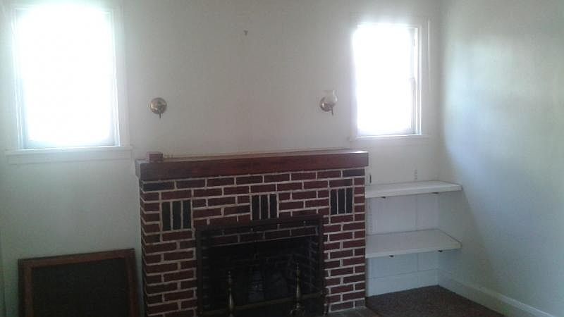 2nd image of 3032 Pinewood Ave APT 2