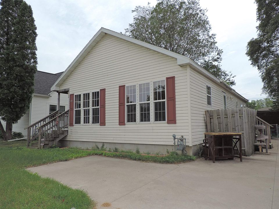 1st image of 1679 Shawano Ave