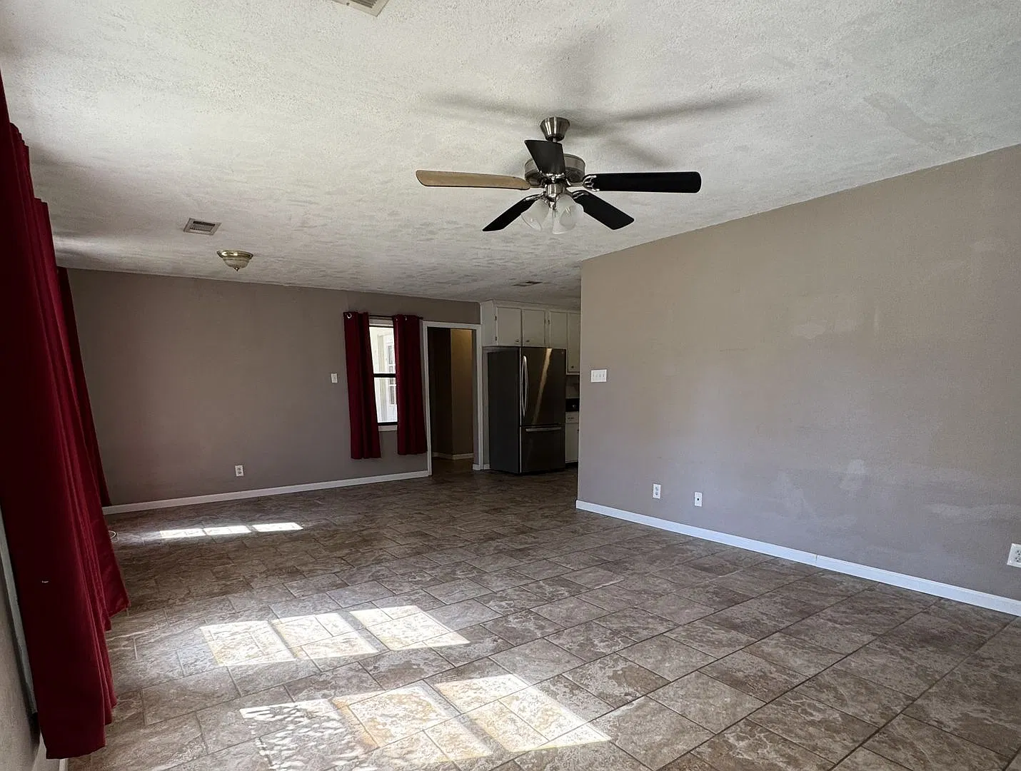 Single Family Residence — Photo 4