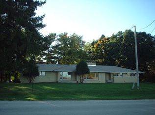 1937 Weldon Rd, Winnebago, IL 61088