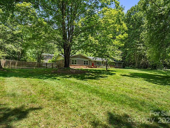 2nd image of 102 Prestwick Dr #10
