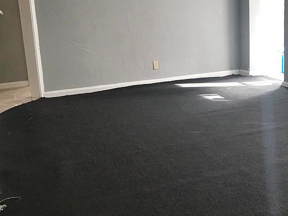 5th image of 2831 WOODLAND Street