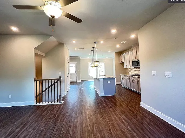 361 Lincoln St — Photo 13