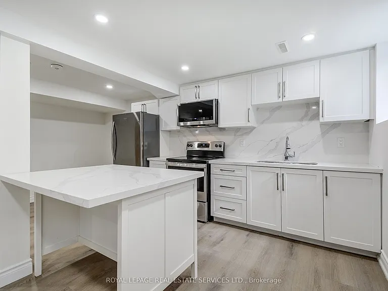 277 Mississaga St #LOWER — Photo 11