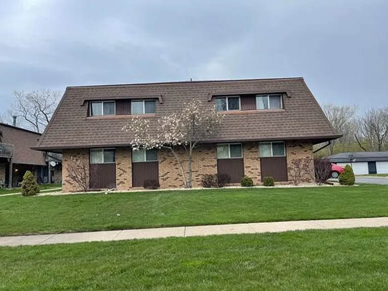 1228 Town Crest Dr — Photo 1