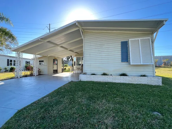 5722 Axminster Dr, Sarasota, FL 34241
