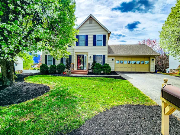 5015 Orchard Park Dr, Roanoke, VA 24019