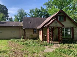 9811 Cleveland Dr, Chagrin Falls, OH 44023