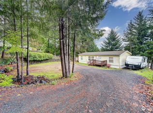 31 E Sea Breeze Dr, Grapeview, WA 98546