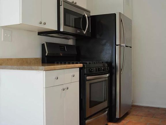 5th image of 4439 Murietta Ave APT 23