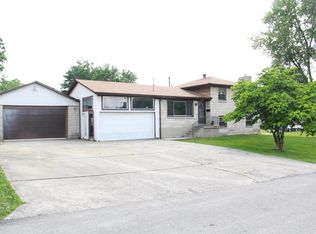 6200 Green Manor Dr, Louisville, KY 40228