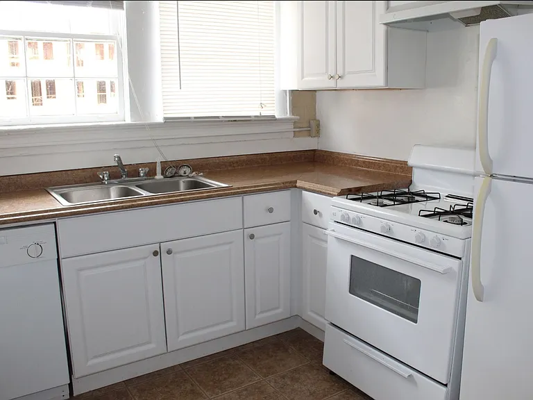 Spanish Oaks Apartment — Photo 7