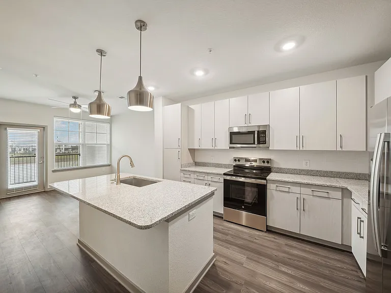 Brio Parc Apartments & Townhomes — Photo 43