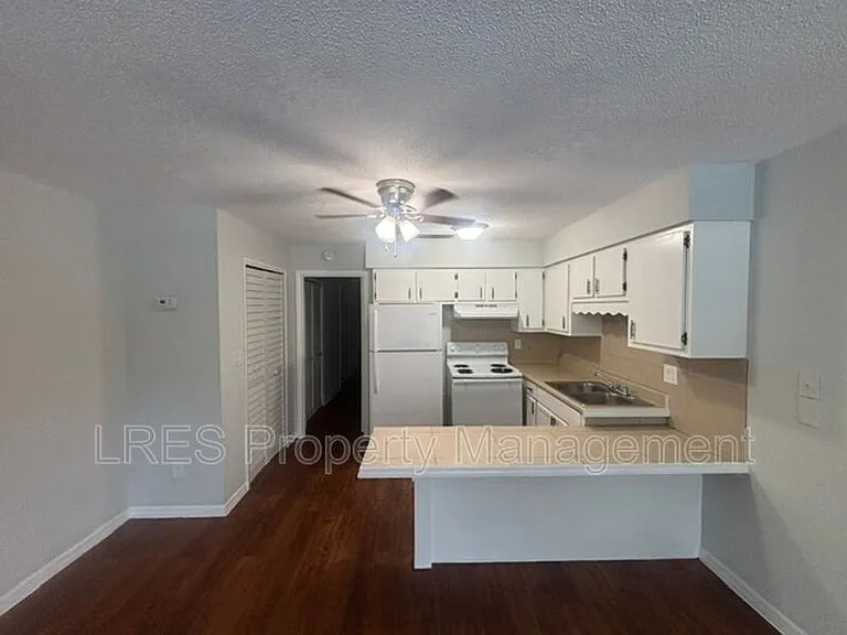 1031 Columbia Ave #G — Photo 4