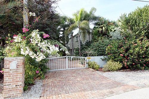 1st image of 17465 Jamaica Ln