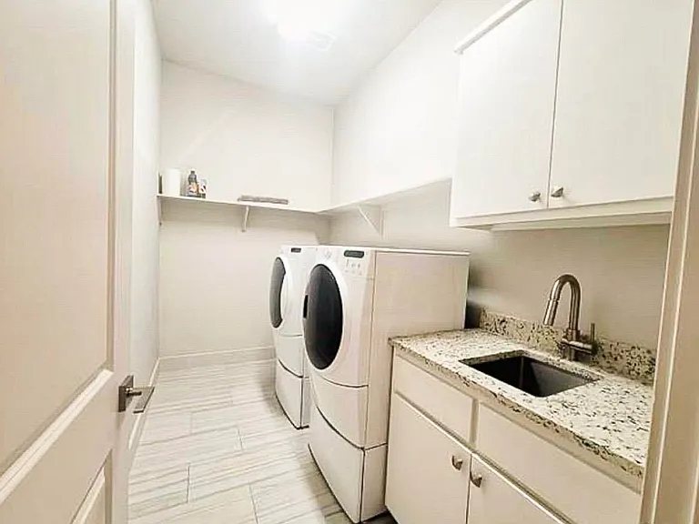 108 Tuscan Dr — Photo 23