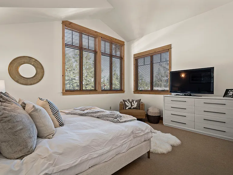 10247 Valmont Trl — Photo 18