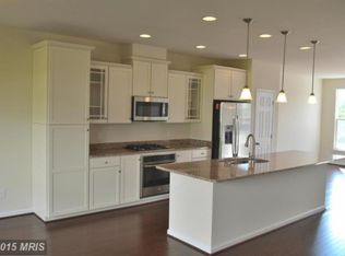 9060 Isabel Ln, Manassas Park, VA 20111