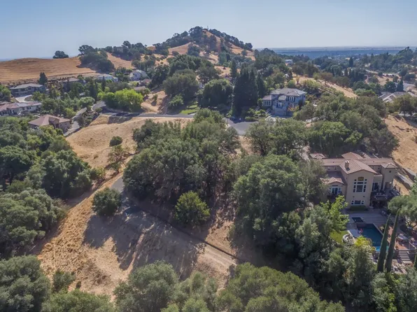 2030 Pinecrest Court, Vacaville, CA 95688