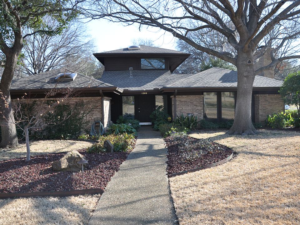 Large corner lot