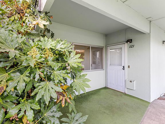 3rd image of 737 Stevens St #121
