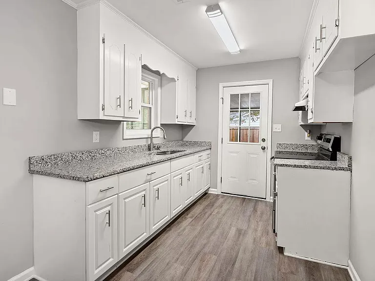 426 Longleaf Dr — Photo 14
