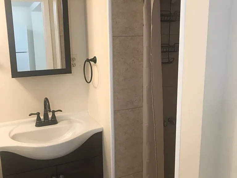 4227B S Carrollton Ave — Photo 5