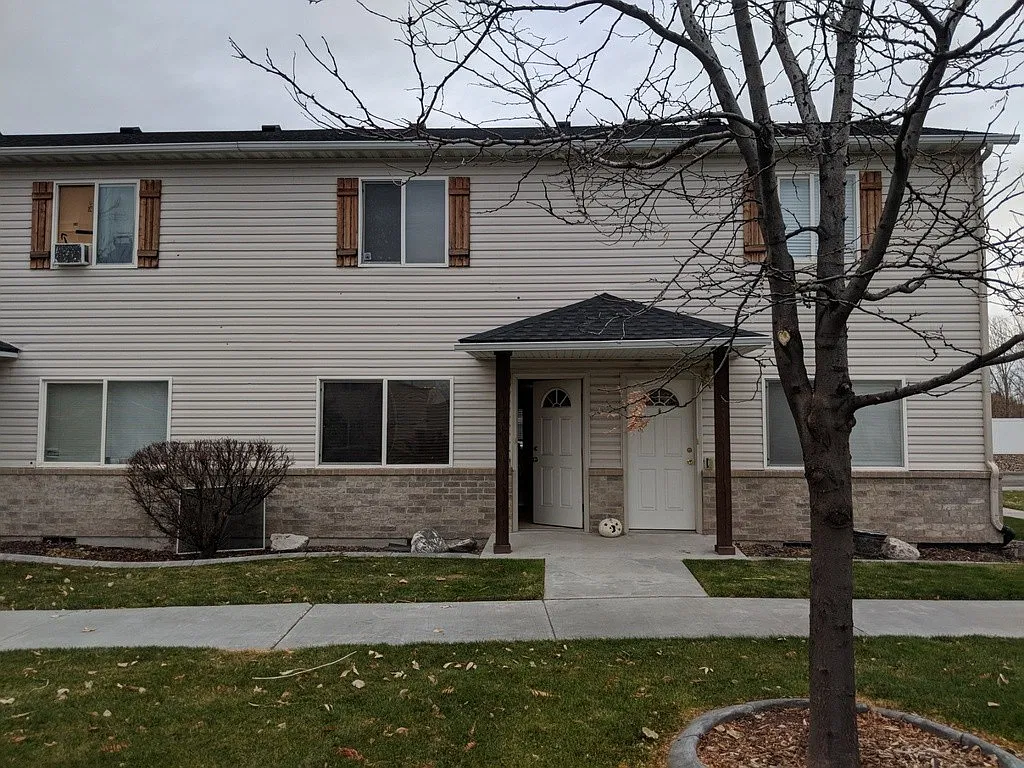 2 Bed, 1.5 Bath Townhouse at The Meadows! — Photo 1
