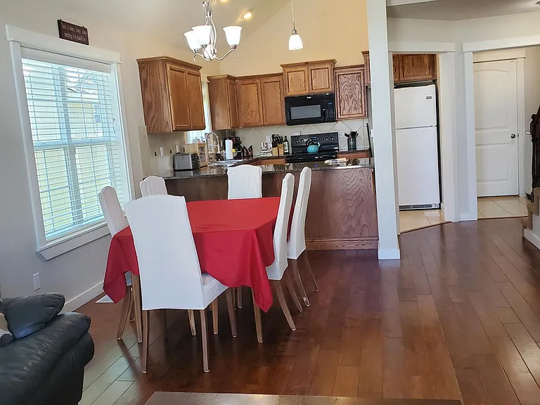 12528 Toketee St — Photo 24