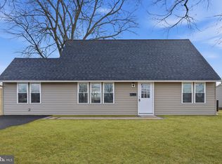 152 Junewood Dr, Levittown, PA 19055