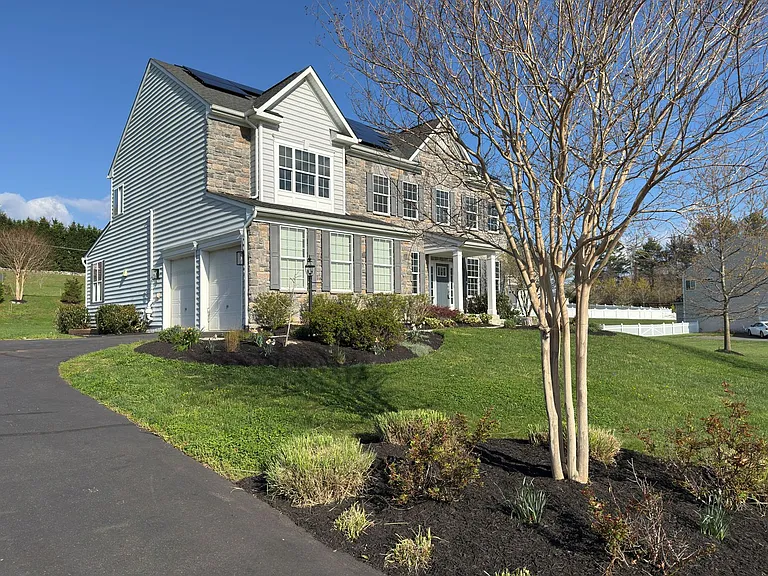 8 Ramsdell Ct — Photo 3