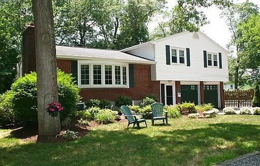 1st image of 18 Stearns Dr