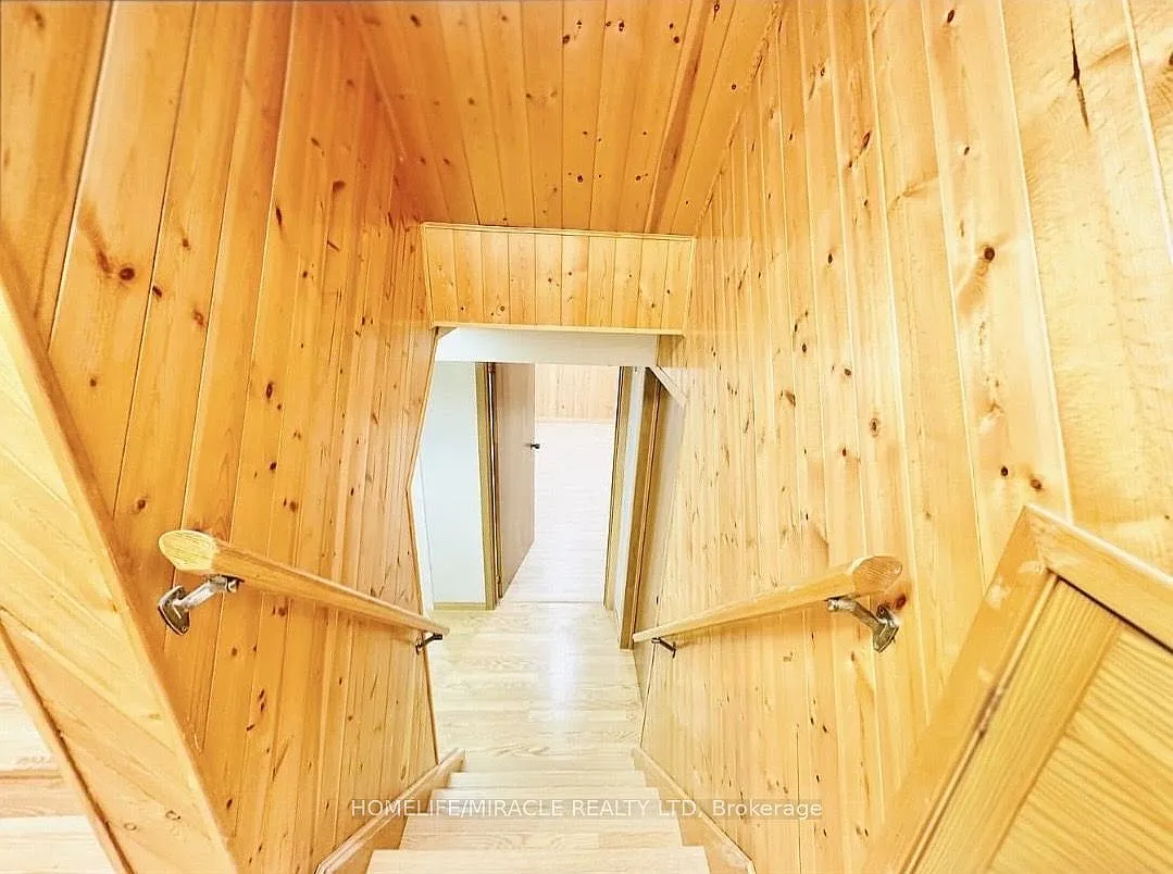 4 bed, $1,900 — Photo 3