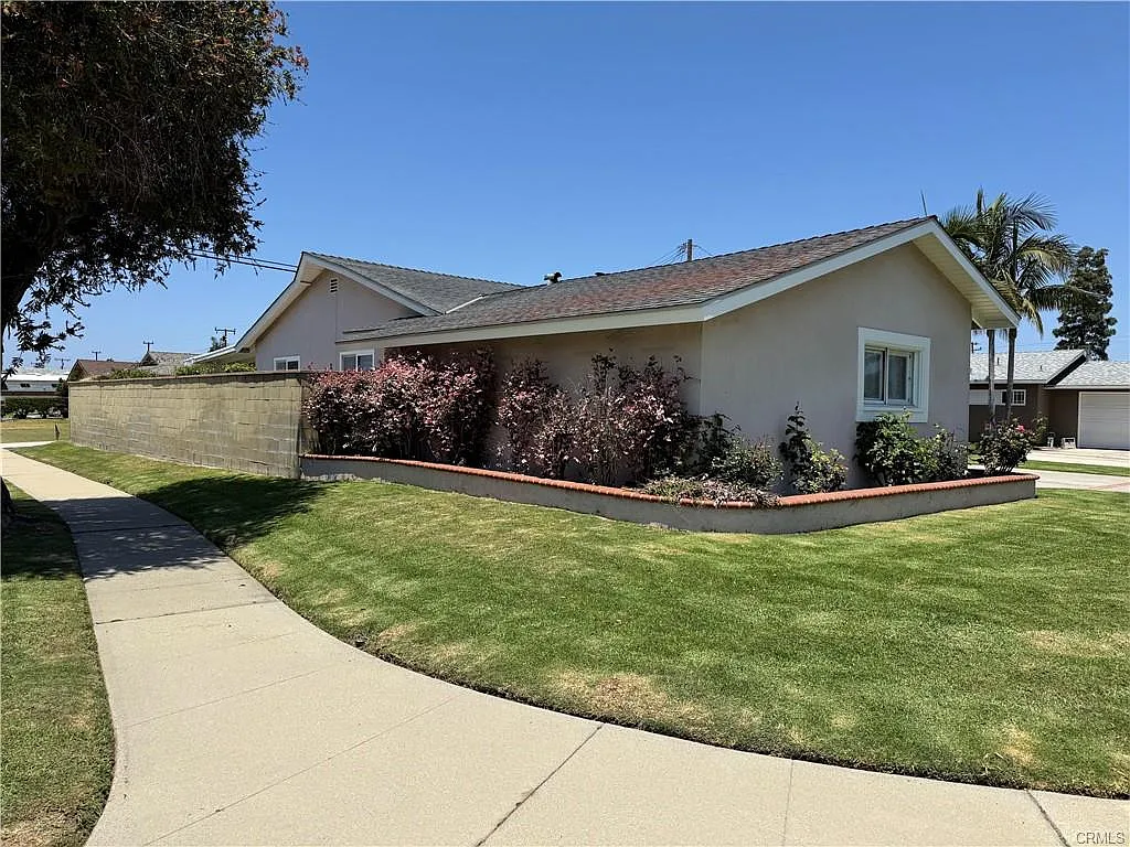 3 bed, 1240 sqft, $4,600 — Photo 3